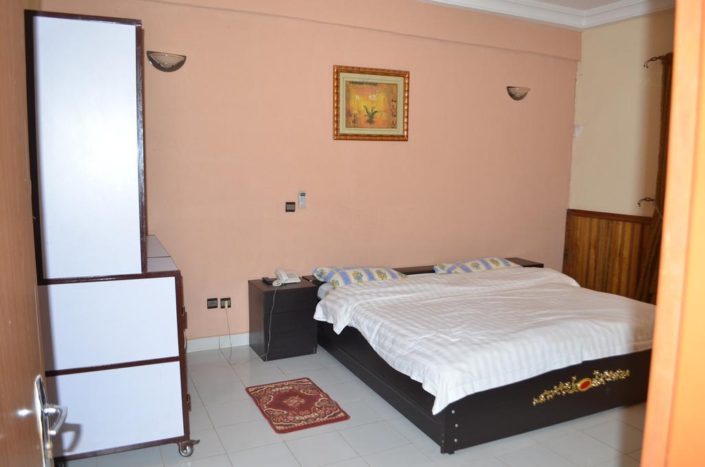 Ouaga Beach Hotel Ouagadougou Ngoại thất bức ảnh